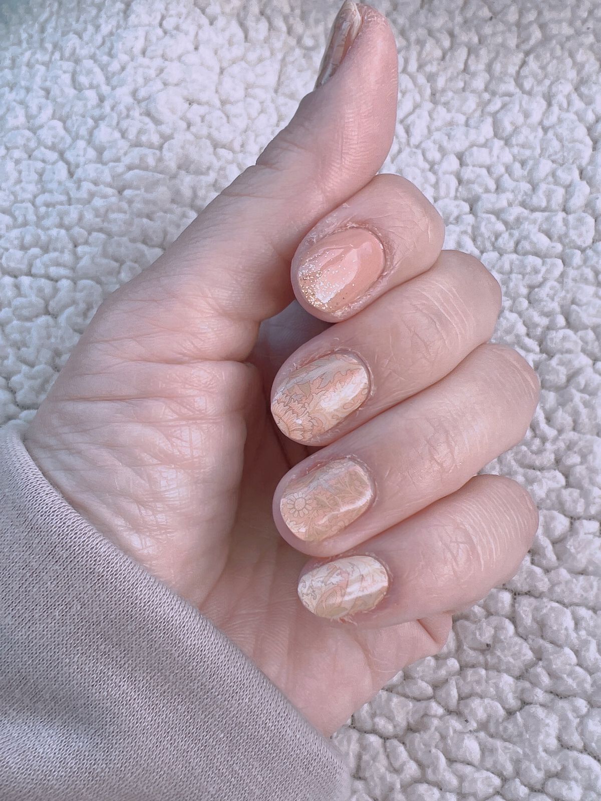 ジェルネイルシール/キャンドゥ/ネイルシールを使ったクチコミ（3枚目）