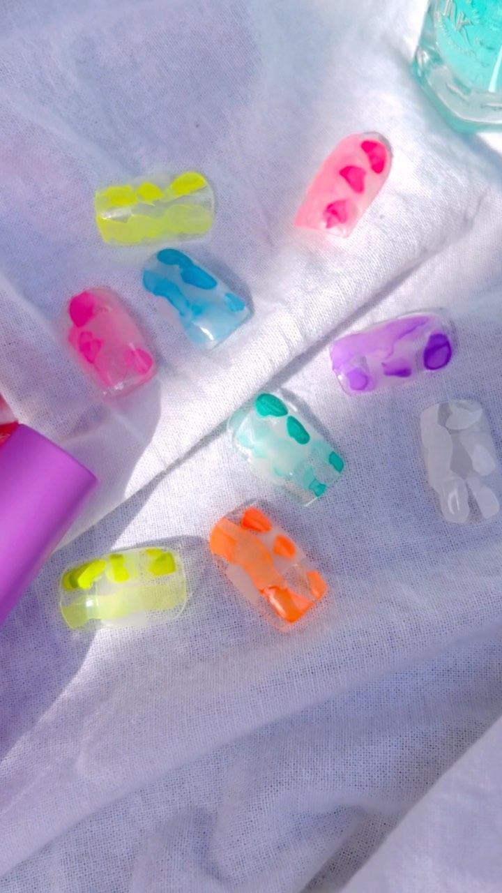#インクネイル,#カラフルネイル,#個性的ネイル,#個性派ネイル,#ネオンネイル,#ポップネイルのネイルデザイン
