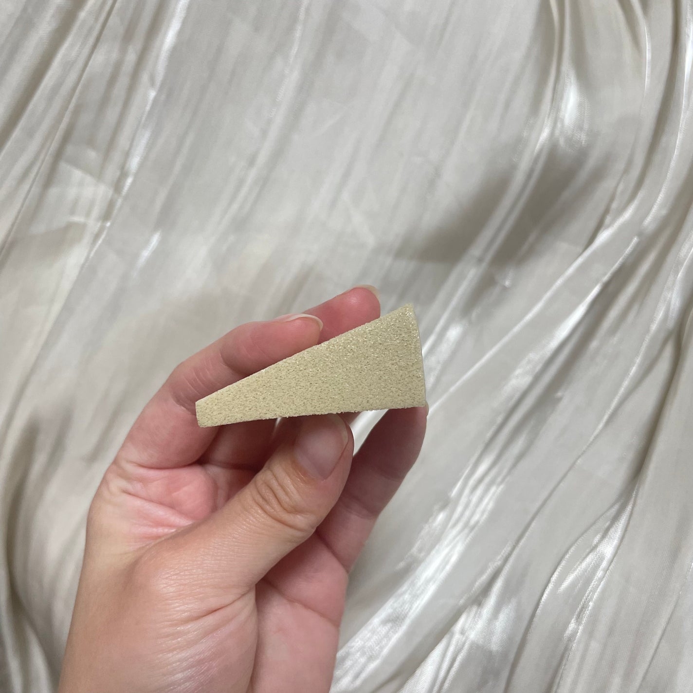 メイクアップスポンジ(バリューパック ウェッジ型 30個)/DAISO/パフ・スポンジを使ったクチコミ(3枚目)