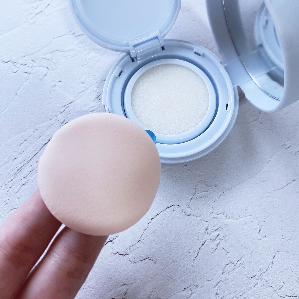 グラシアル バイオーム ウォーター ノーセバム クッション/parnell/クッションファンデーションを使ったクチコミ(3枚目)