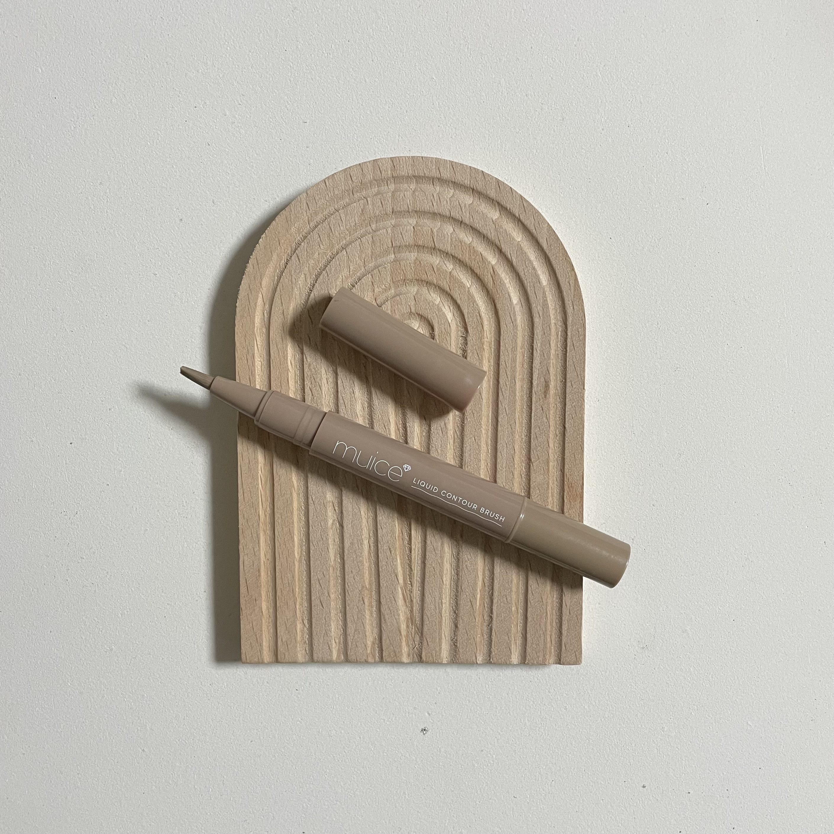 リキッドコントゥアブラシ 01 イエベブラウン/muice/シェーディングを使ったクチコミ（1枚目）