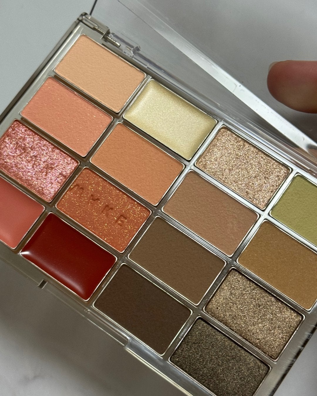 ソフトブラーリングアイパレット/wakemake/アイシャドウパレットを使ったクチコミ(1枚目)