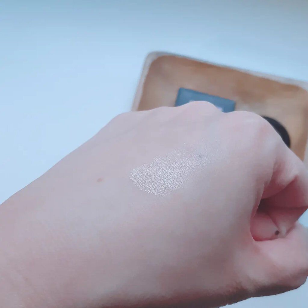 みぃ on LIPS 「MUSTAEV〔マステブ〕アイシャドウ #201スキン ..」(4枚目)