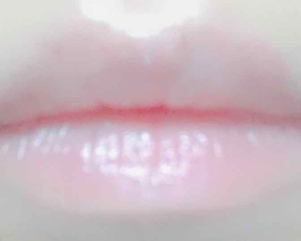 Blistex トリプルエッセンシャルズのクチコミ「モニター使用です。
マンダリン、パルマローザ、カモミールが香るSPF15のリップクリーム。

.....」（3枚目）