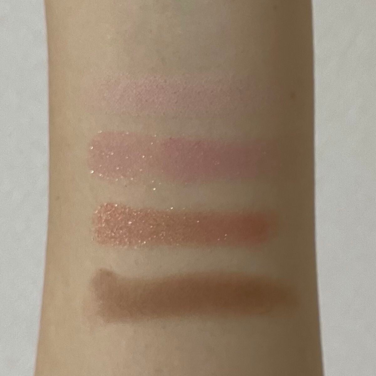 フォーリング イン アイシャドウ パレット/Peach C/アイシャドウパレットを使ったクチコミ(2枚目)