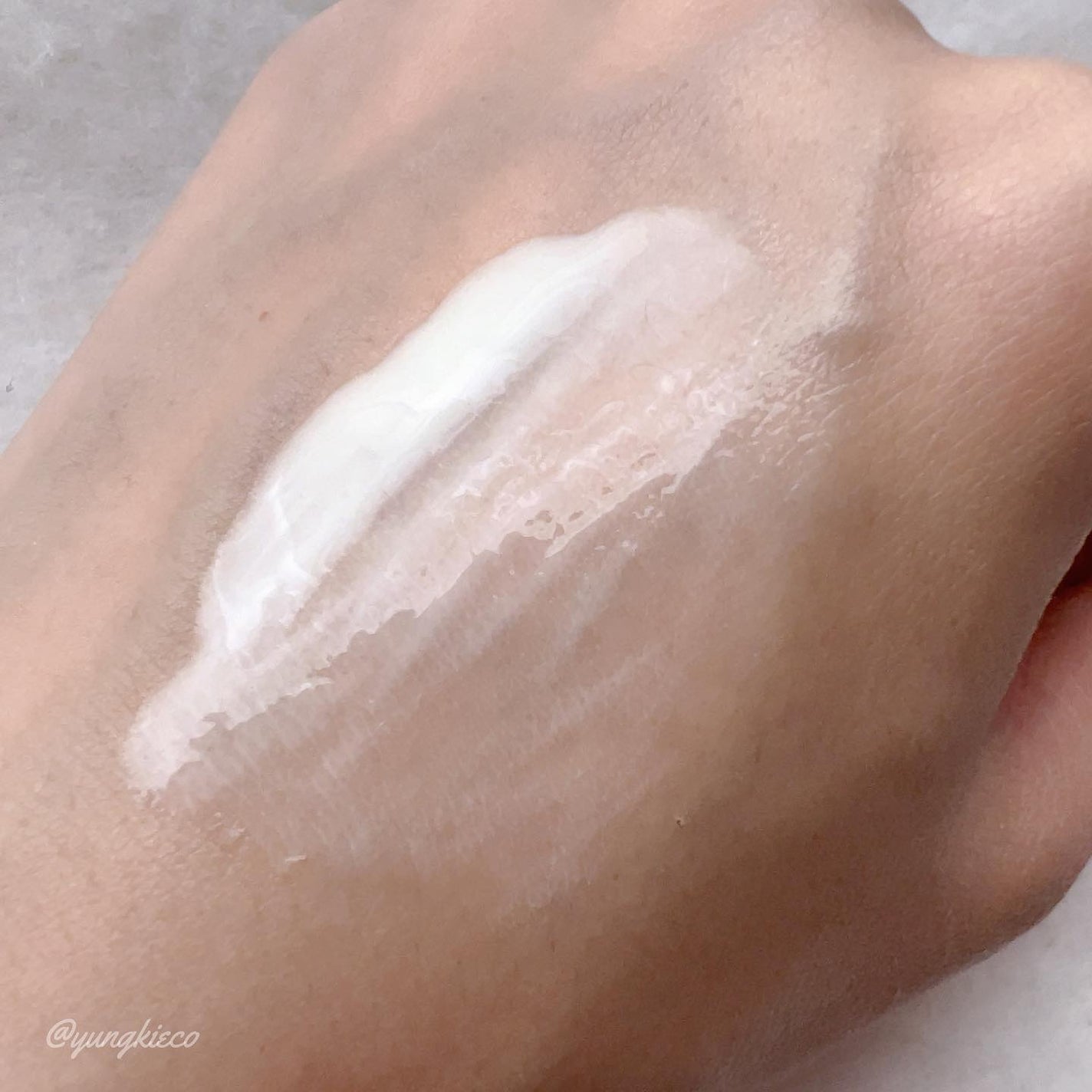 植物から生まれたミツバチUVミルク/アピセラピーコスメティクス/日焼け止めミルクを使ったクチコミ(2枚目)