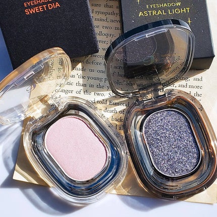 ASTRAL LIGHT EYESHADOW/Ameli/単色アイシャドウを使ったクチコミ(3枚目)
