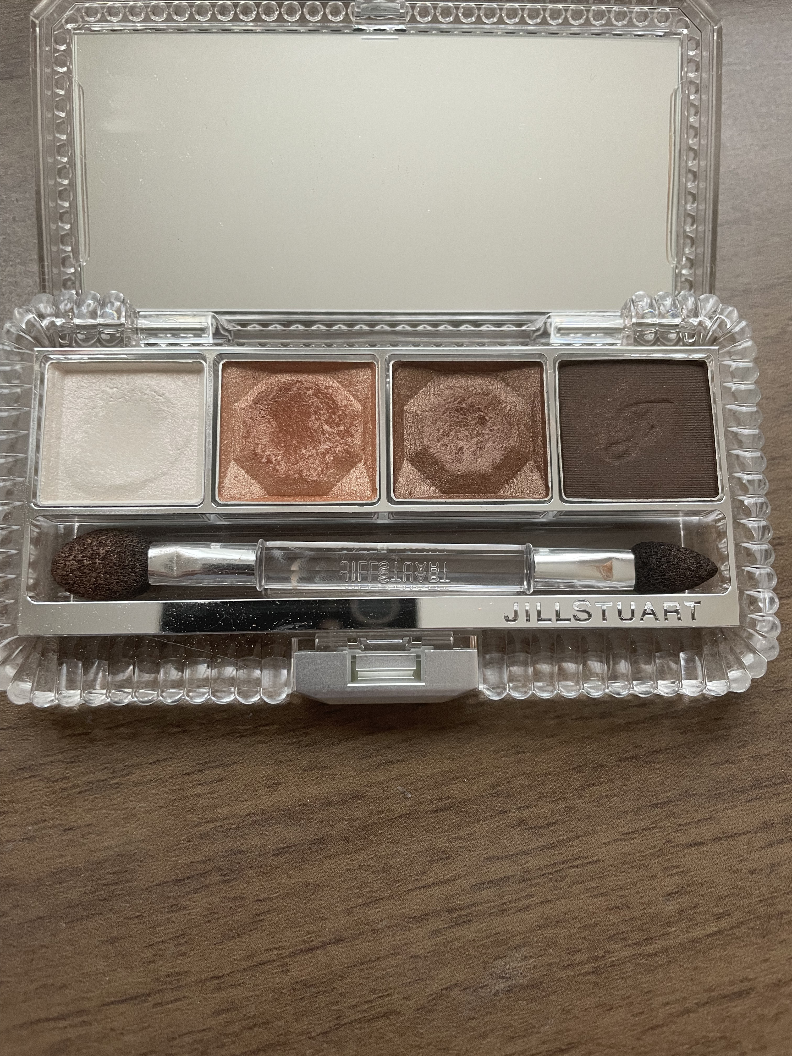 エターナルクチュール アイズ ベルベット 04 cashmere/JILL STUART/アイシャドウパレットを使ったクチコミ（1枚目）