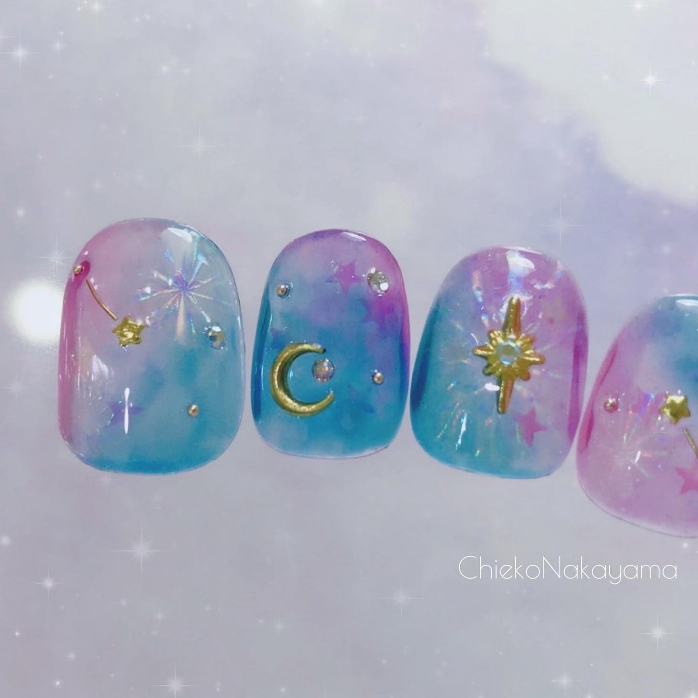 なかやまちえこ on LIPS 「夜空ネイル🌌⠀1日1ネイル製作365日チャレンジ中!⠀19日め..」(2枚目)