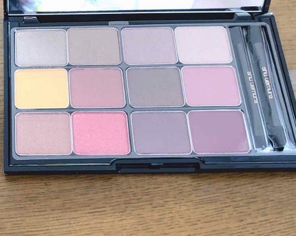ピカシュウ アイ パレット‐サンダーショック/shu uemura/アイシャドウパレットを使ったクチコミ(3枚目)