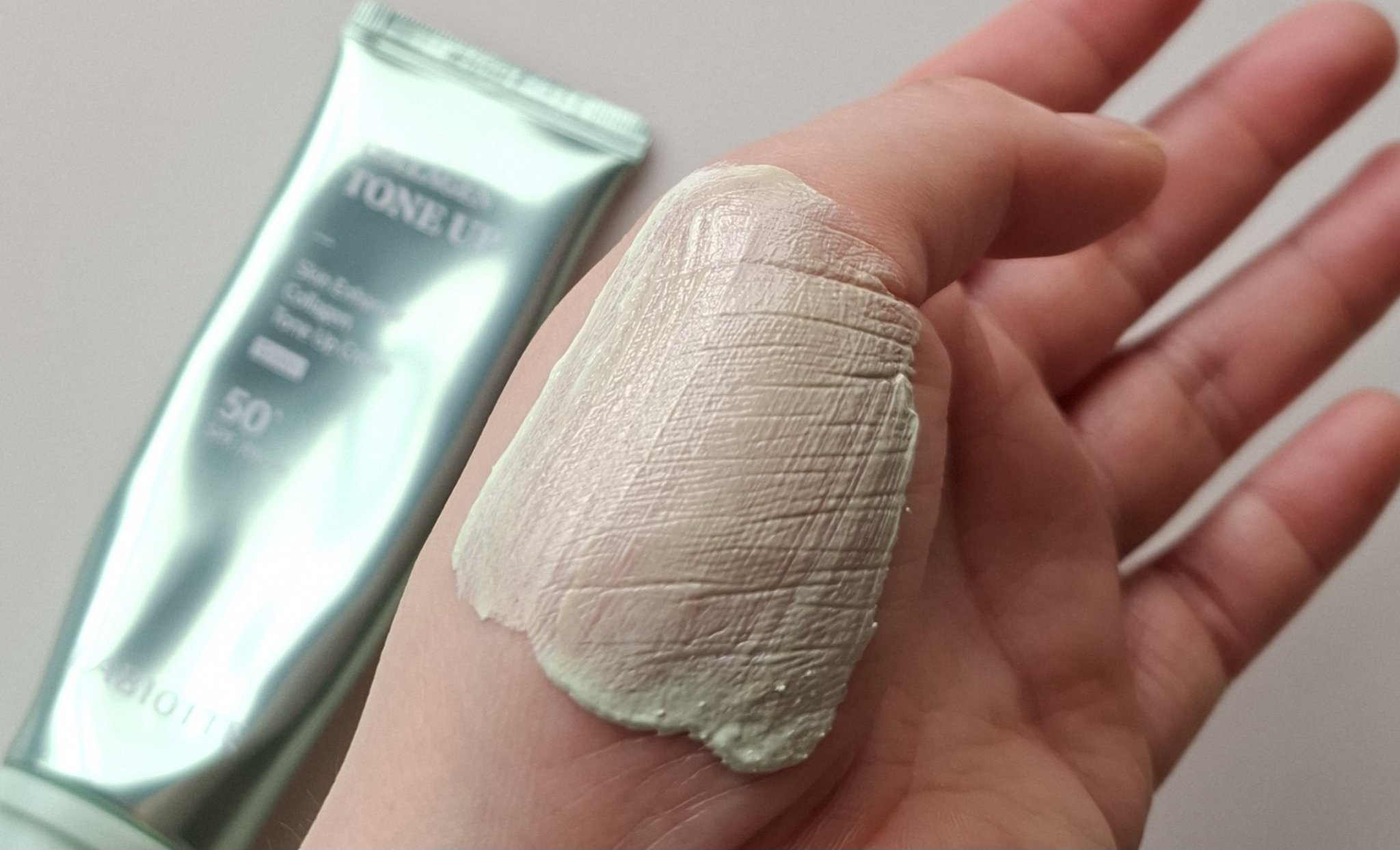 スキンエンハンサーコラーゲントーンアップクリーム/LABIOTTE/日焼け止めクリームを使ったクチコミ（3枚目）