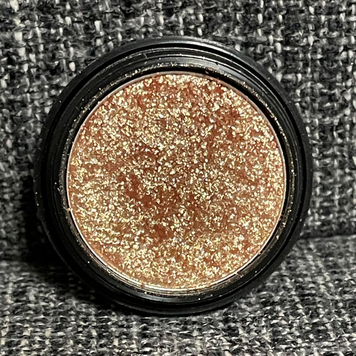 セルフィーフィックスピグメント 01 ライクザット/Witch's Pouch/単色アイシャドウを使ったクチコミ（2枚目）