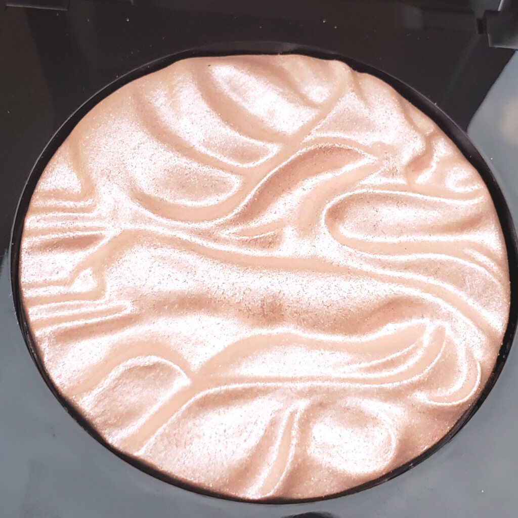 フェイスイルミネーター/ローラ メルシエ/パウダーハイライトを使ったクチコミ（3枚目）