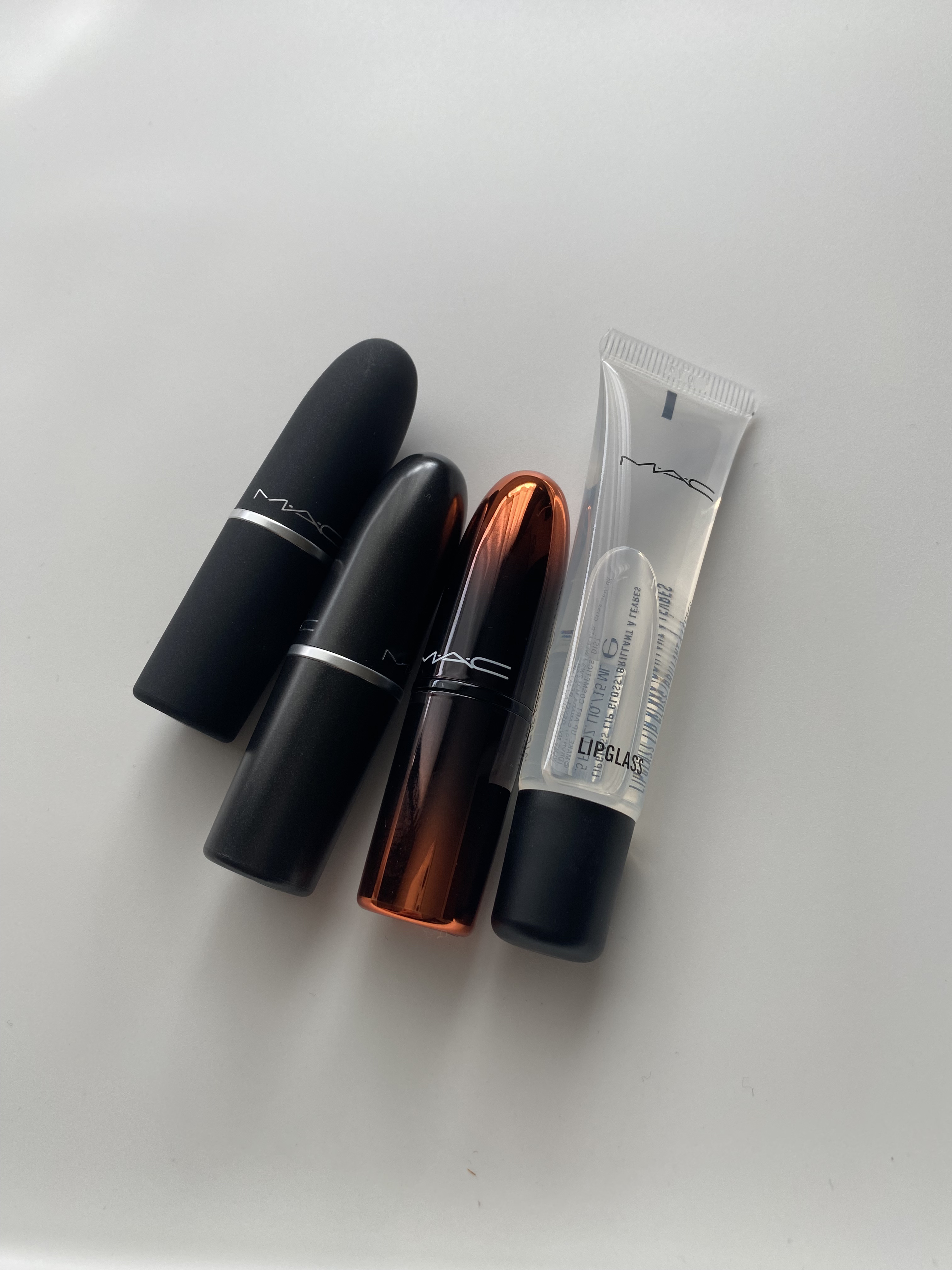 ラブ ミー リップスティック  ワット アイ セイ ゴーズ（限定）/M・A・C/口紅を使ったクチコミ（2枚目）