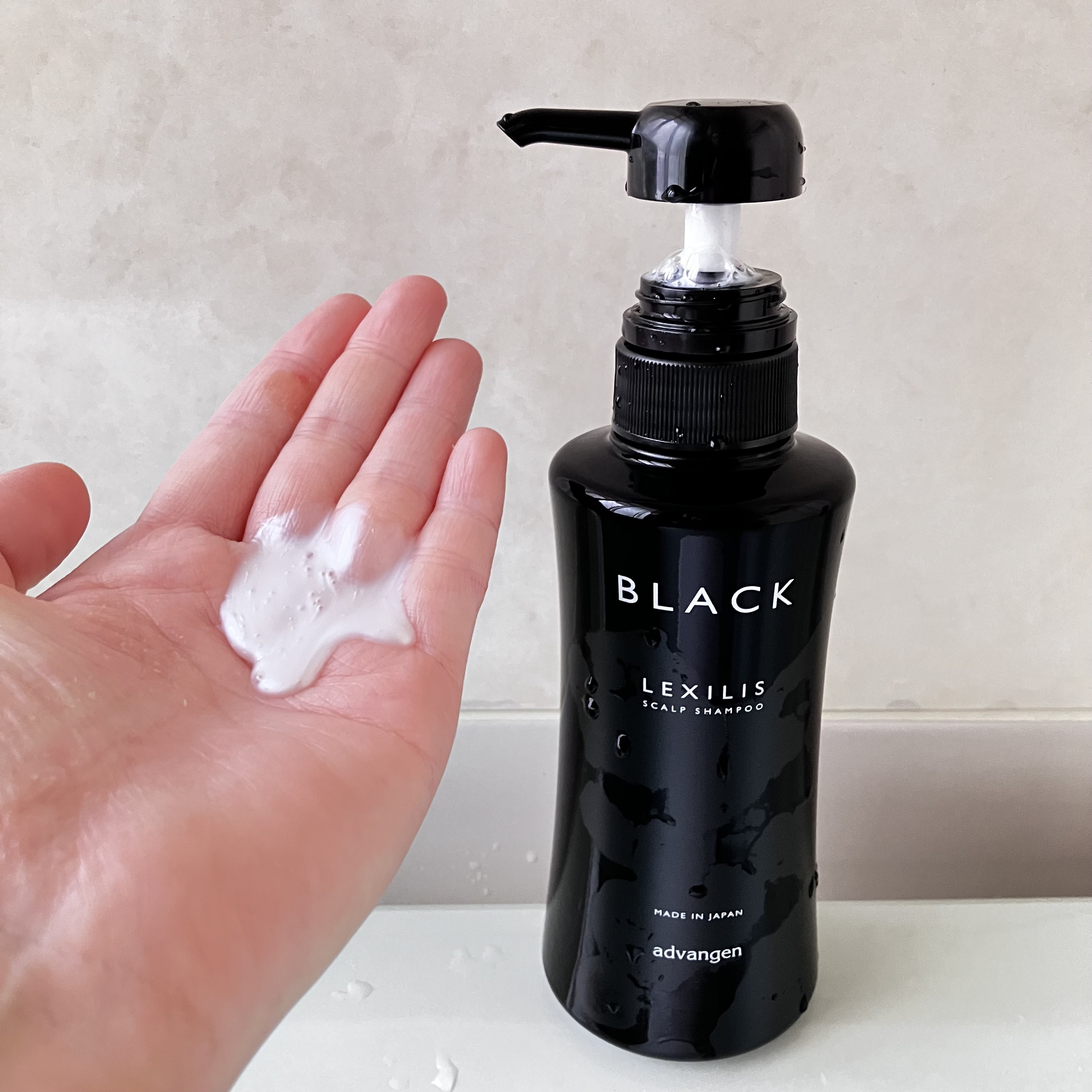 ブラック フレグランスボディソープ/LEXILIS/ボディソープを使ったクチコミ（2枚目）