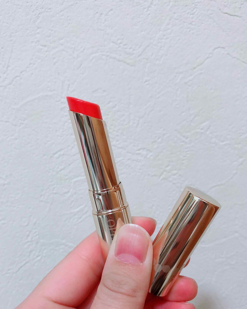 お気に入り紹介💕  〜リップ編💄 その1〜

今日は私のお気に入りコスメのリップをご紹介します😘

★オペラ ティントオイルルージュ 05 コーラルピンク

こちらは就活の時でも使えるリップをネットで調べていたところどのサイトの記事で