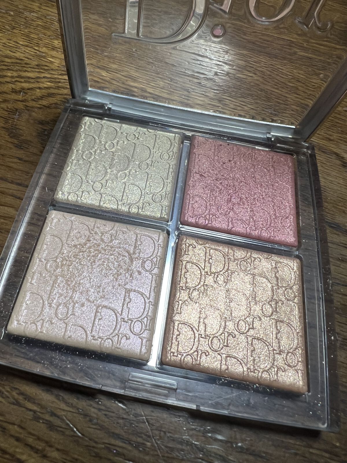 【旧】ディオール バックステージ フェイス グロウ パレット/Dior/ハイライトを使ったクチコミ（1枚目）