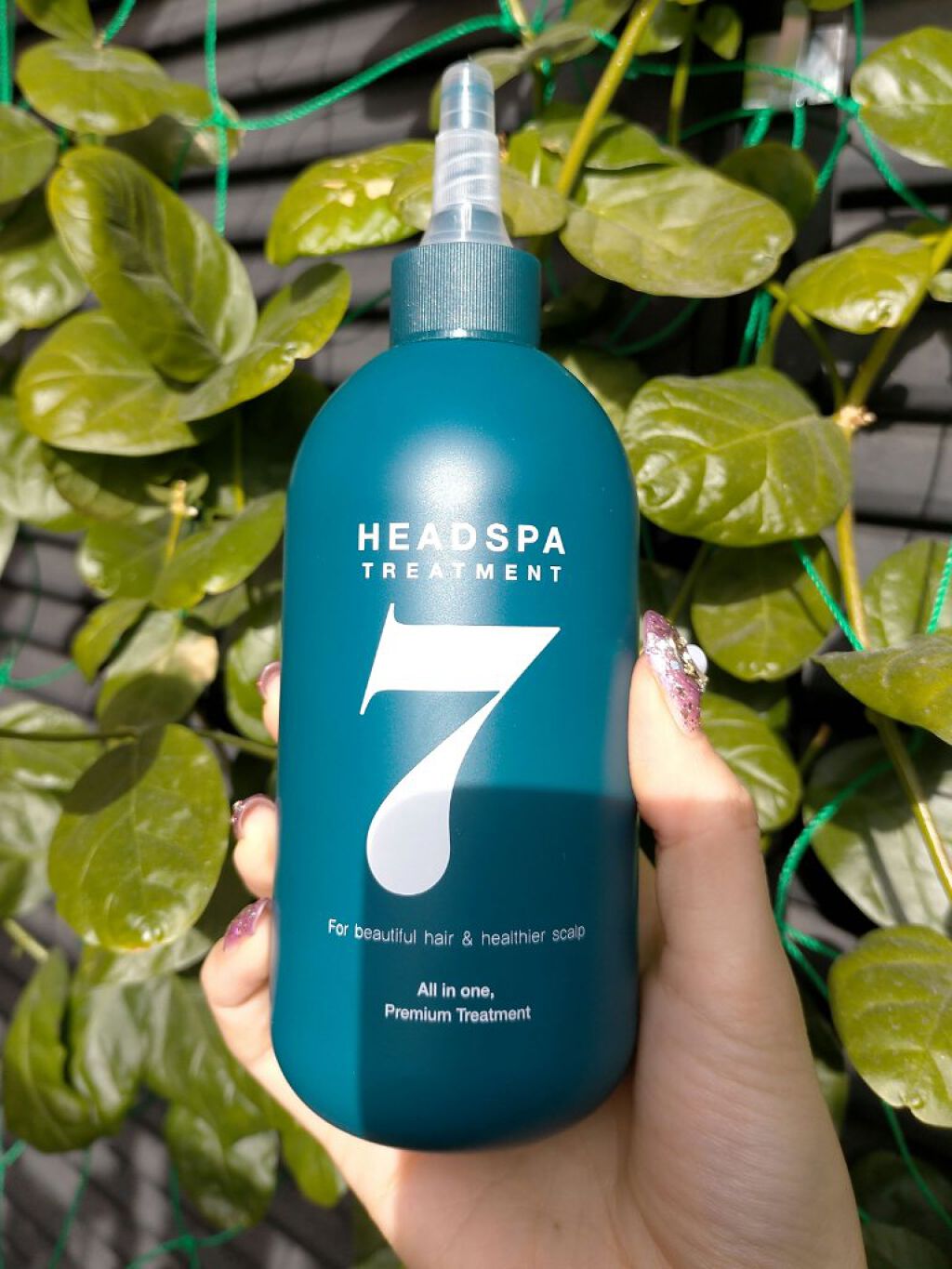                     🧸ヘッドスパセブン トリートメント🧸
最近よく見かけるので気になっていた水トリートメント😋
水に触れるとクリーム状になるトリートメントです。

ノズルが細く、 容器を押すと中身が出てくるのでつけ