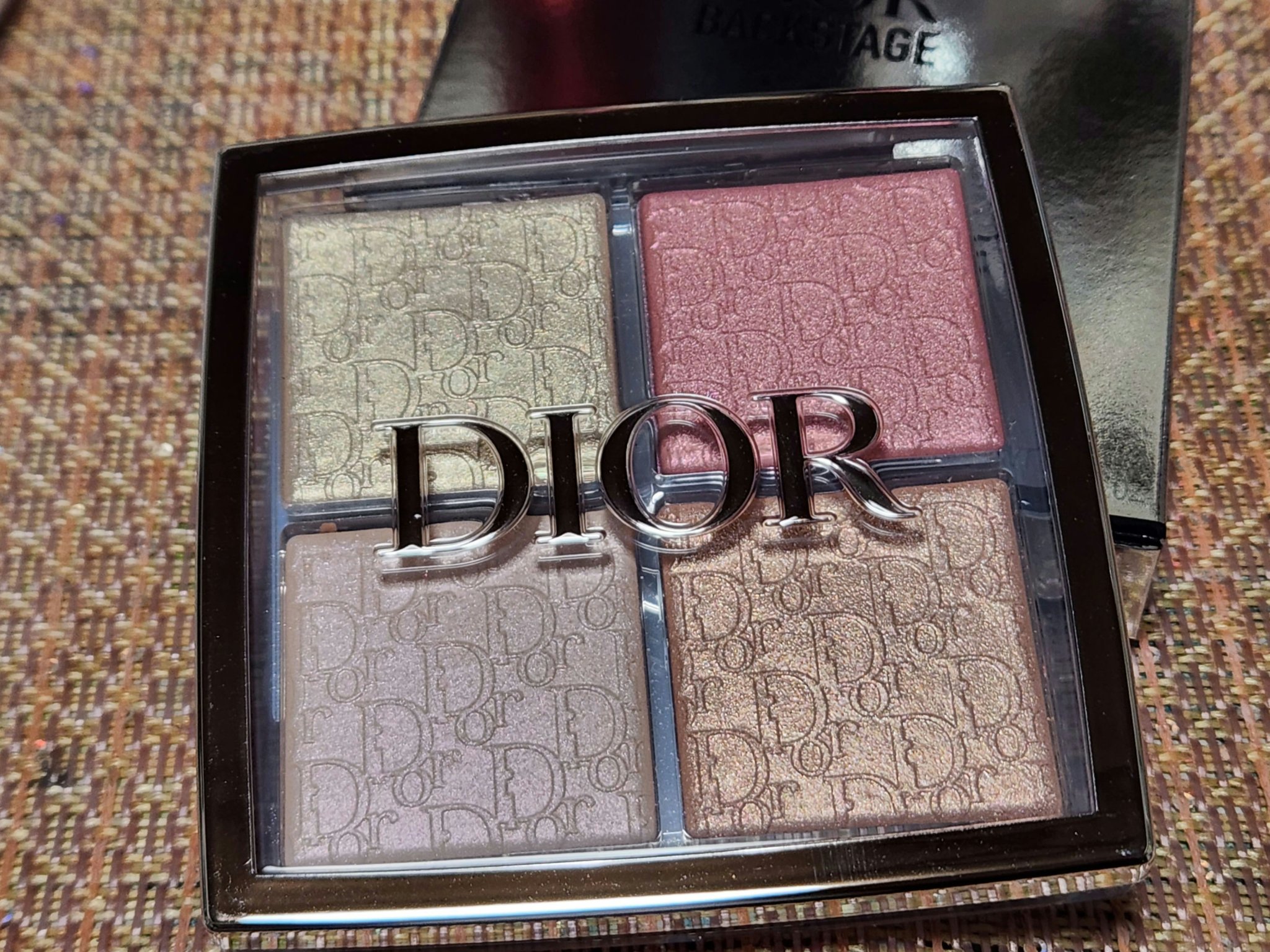 ディオール バックステージ フェイス グロウ パレット/Dior/ハイライトを使ったクチコミ（2枚目）