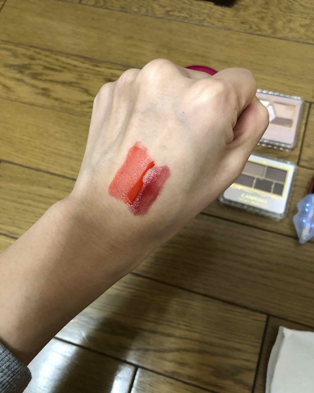 キラキラ on LIPS 「今晩は!上の写真は左側がソフトドリンクティントで右側がセムムル..」(3枚目)