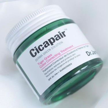 ▹▸ Dr.Jart+ 
Cicapair Tiger Grass Color Correcting Treatment


用途としては色補正のできるフェイスクリームかな？
クリーム自体はグリーン