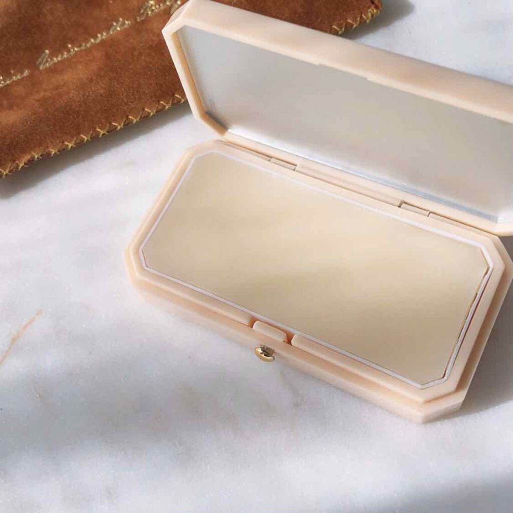 ボーム・デ・ミューズ/オフィシーヌ・ユニヴェルセル・ビュリー/リップバームを使ったクチコミ（3枚目）