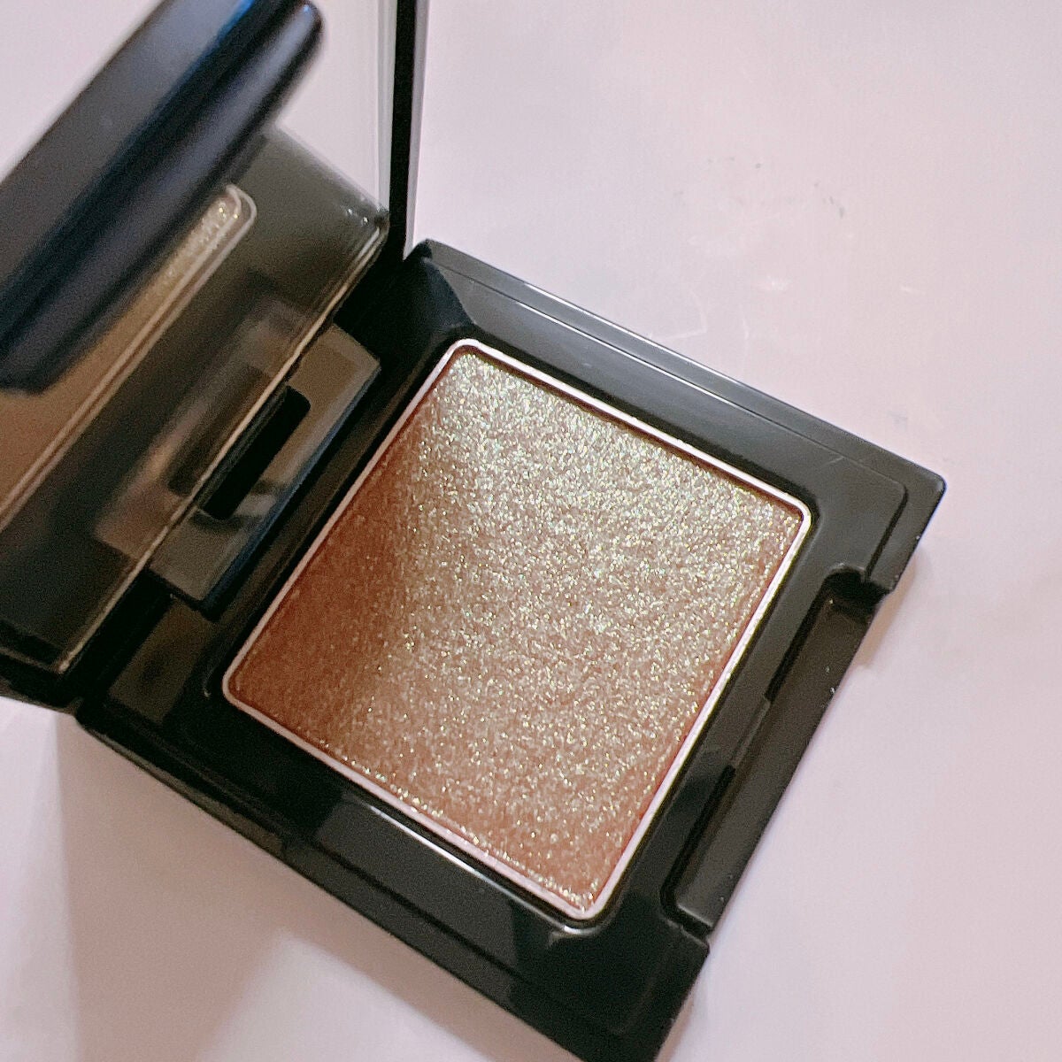 ラズル アイカラー/エレガンス ラズル /単色アイシャドウを使ったクチコミ(1枚目)