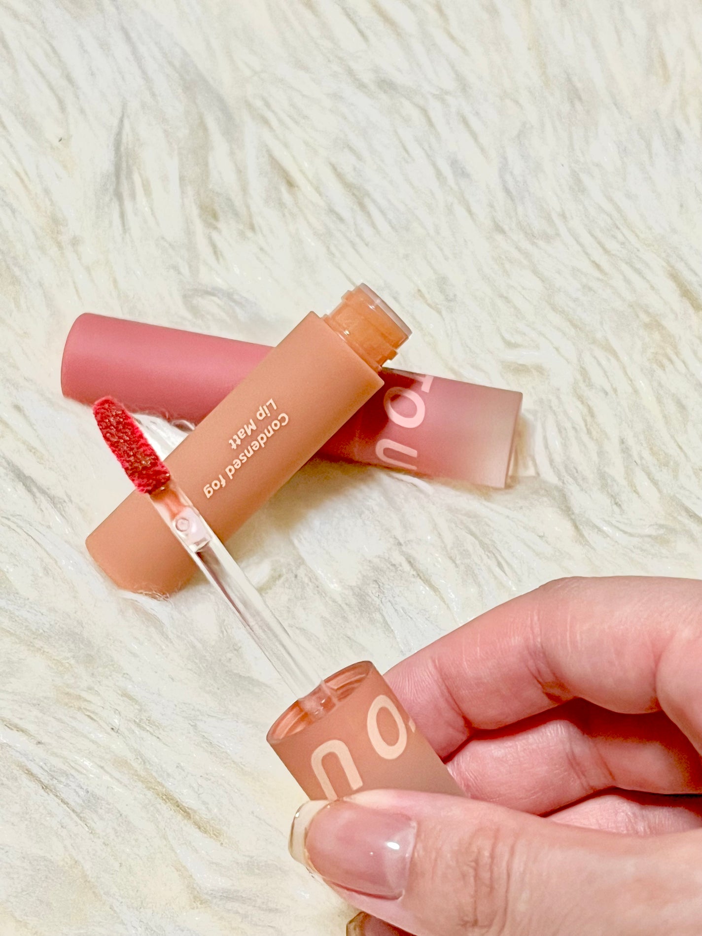 コンデンスフォグリップマット/INTO U/口紅を使ったクチコミ(3枚目)