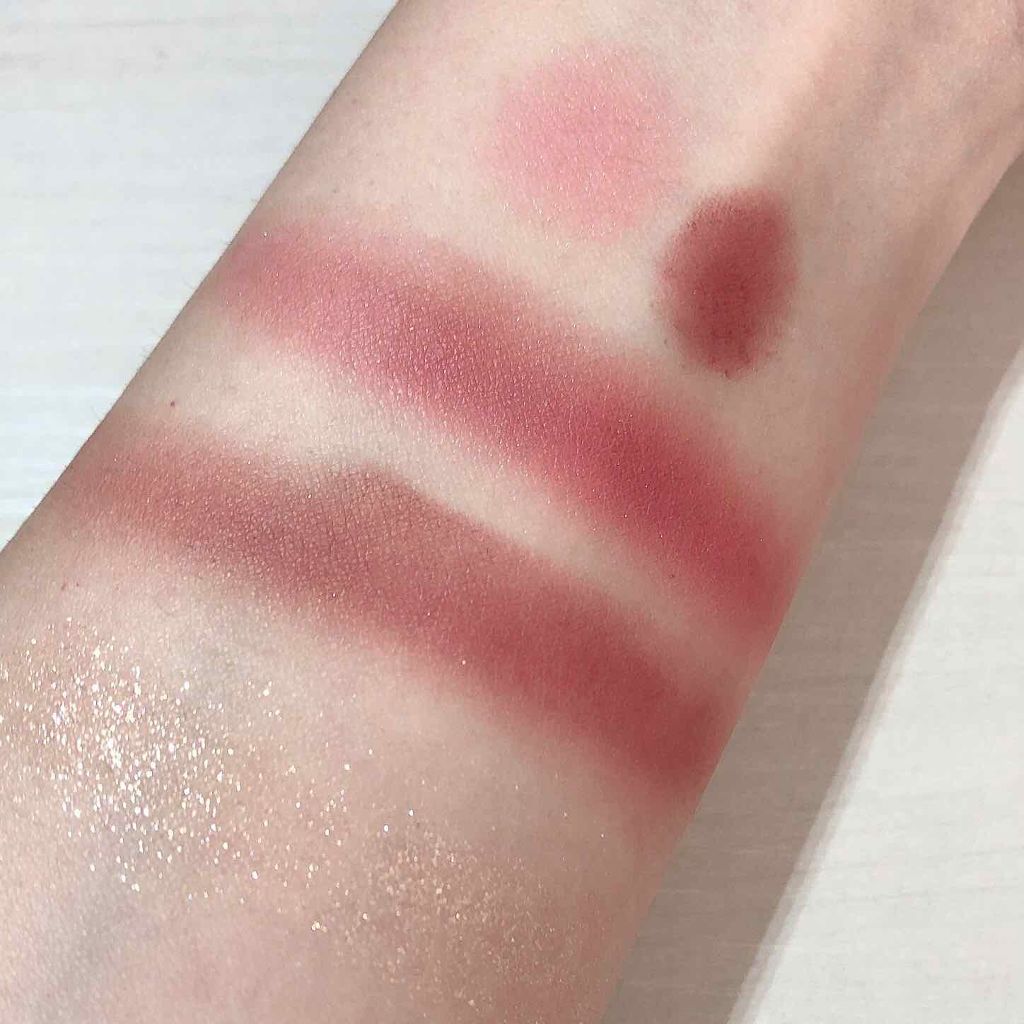 バレンタインボックス3ローズモーメント/VAVI MELLO/アイシャドウパレットを使ったクチコミ（2枚目）