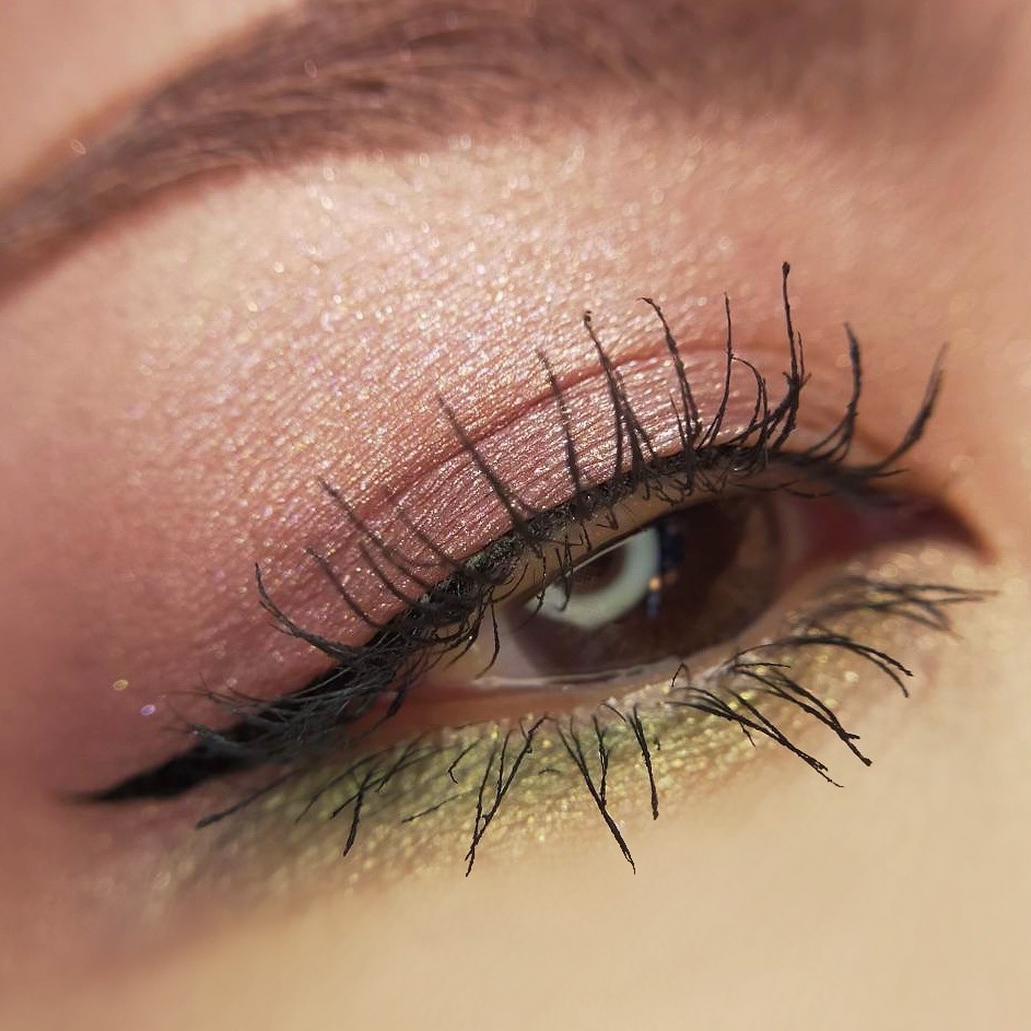 スパークラー アイシャドウ ジングル ティングル/M・A・C/単色アイシャドウを使ったクチコミ（2枚目）