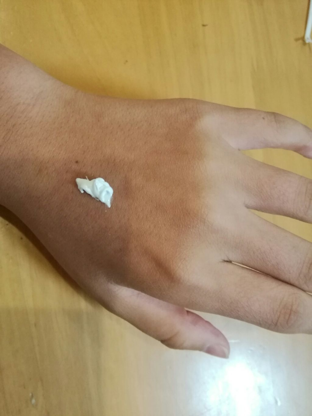 日本製ホワイトクリームＤ/DAISO/化粧下地を使ったクチコミ（2枚目）