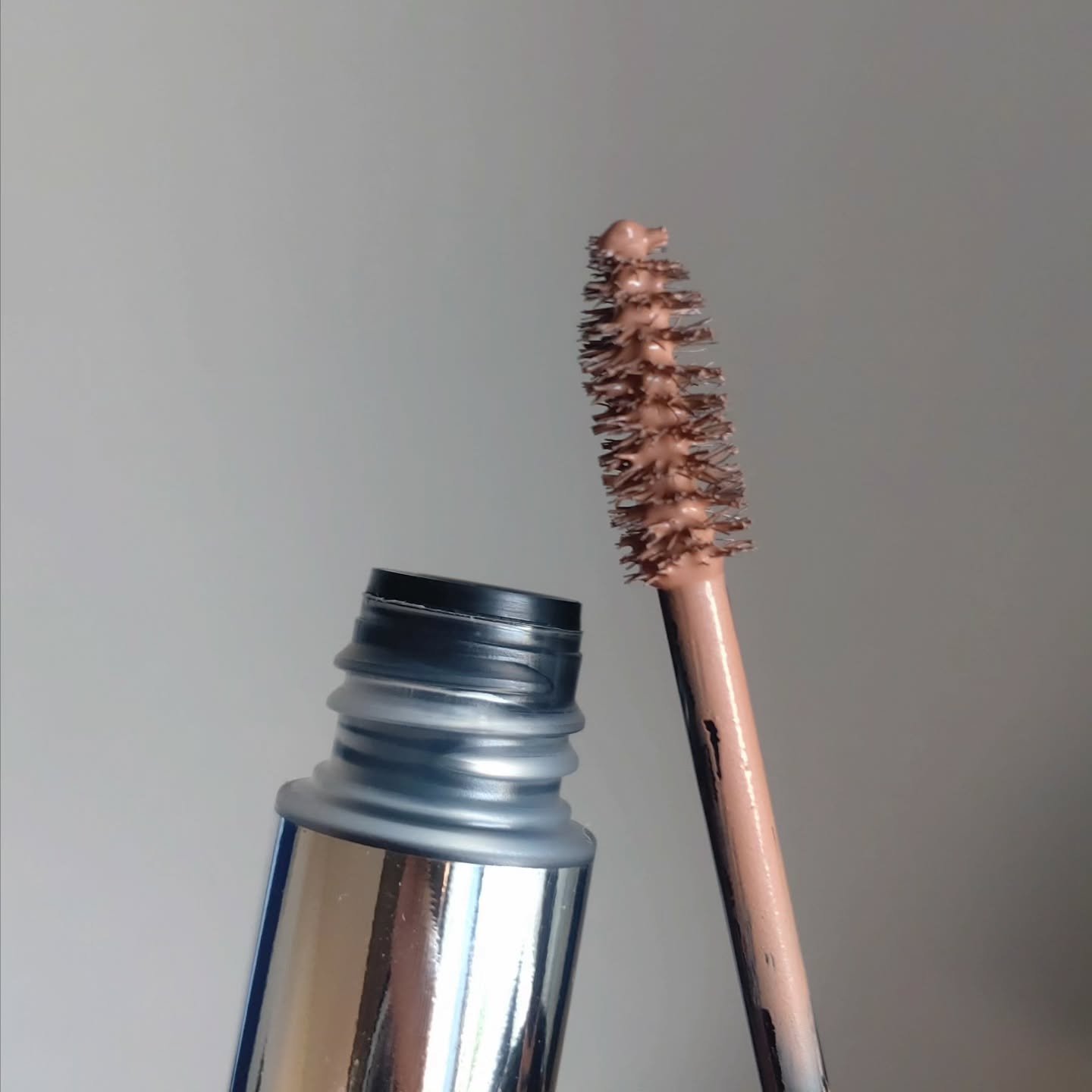 ヘビーローテーション カラーリングアイブロウEX/ヘビーローテーション/眉マスカラを使ったクチコミ（3枚目）