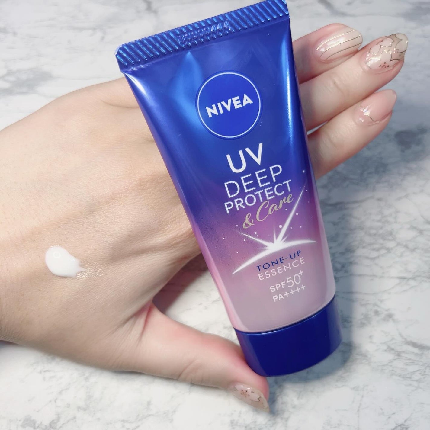 ニベアUV ディープ プロテクト&ケア トーンアップ エッセンス/ニベア/日焼け止めローションを使ったクチコミ(2枚目)