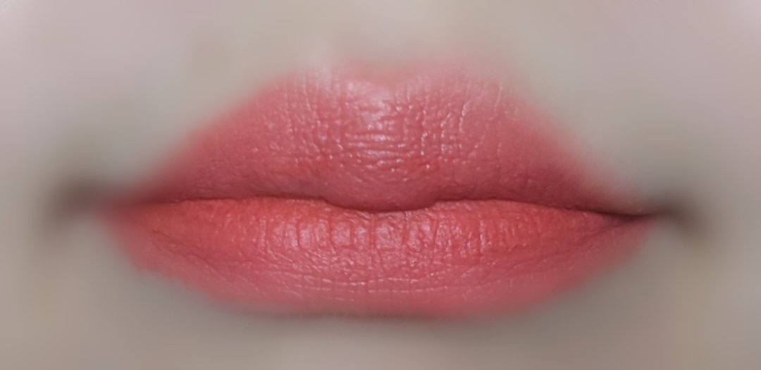 アディクション ベルベットティント 104 セルフィッシュコーラル/Flynn/リップティントを使ったクチコミ（3枚目）