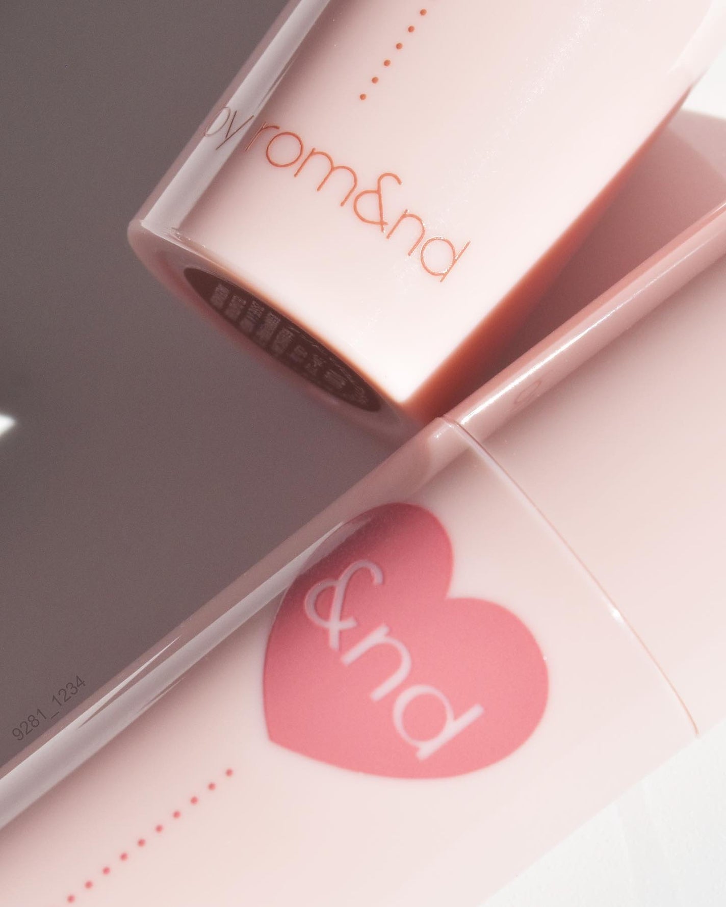 アンドバイロムアンド グラッシーボムティント/&nd by rom&nd/リップティントを使ったクチコミ(7枚目)