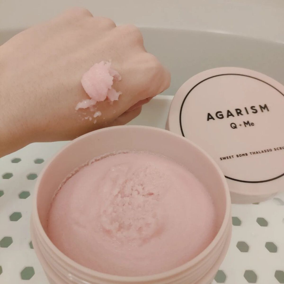 Q+Me スウィート ボム タラソ スクラブ/AGARISM/バストケア・ヒップケアを使ったクチコミ（3枚目）