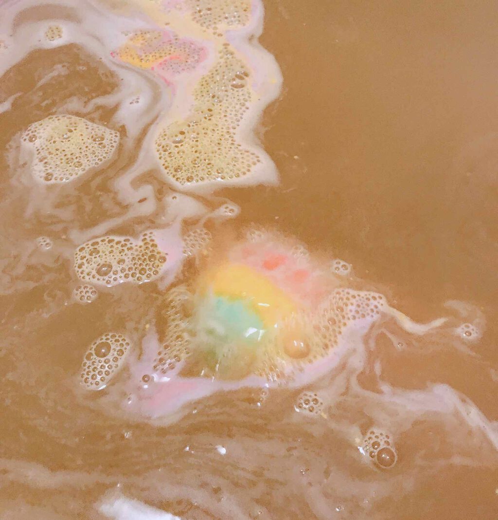 ラッシュ グルービー カインド オブ ラブのクチコミ「LUSH ♡ 入浴剤 Groovy 🛀



週末とか入浴剤を入れてゆっくりお風呂に
浸かる時.....」（1枚目）