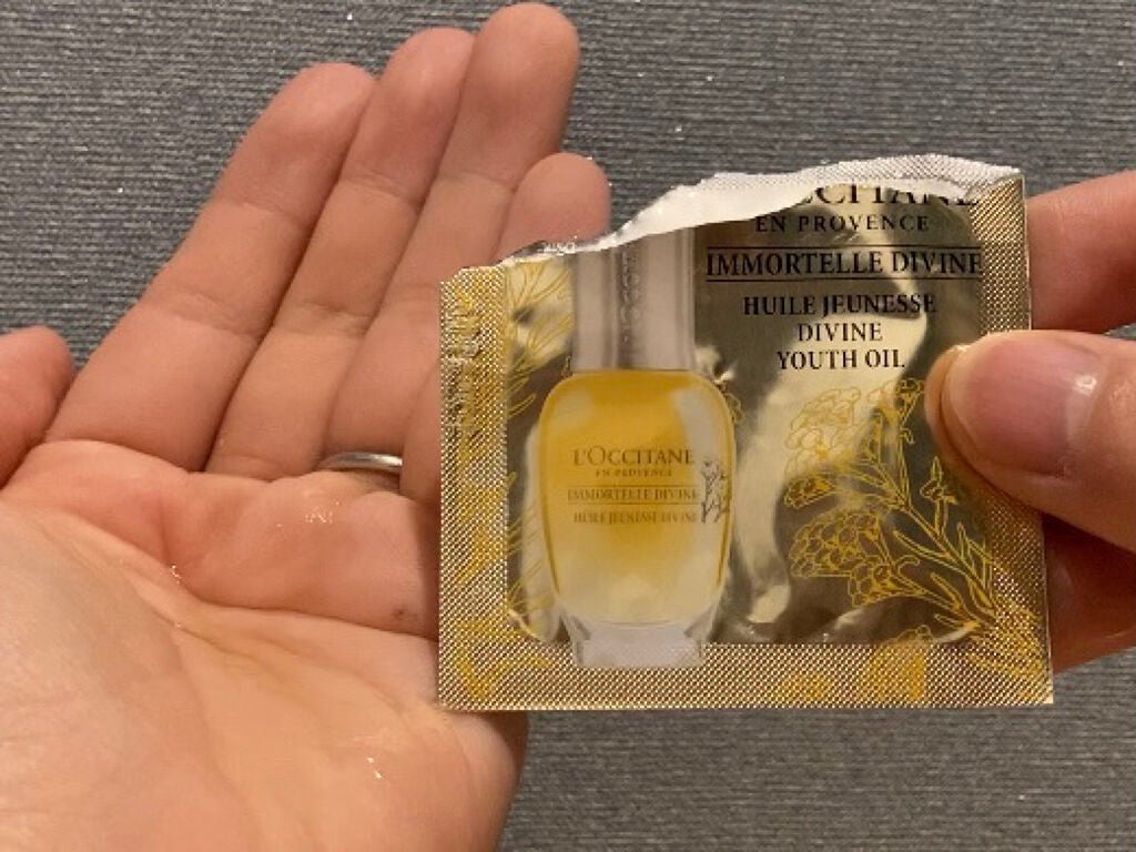 イモーテル ディヴァインインテンシヴオイル/L'OCCITANE/ブースター・導入液を使ったクチコミ(3枚目)