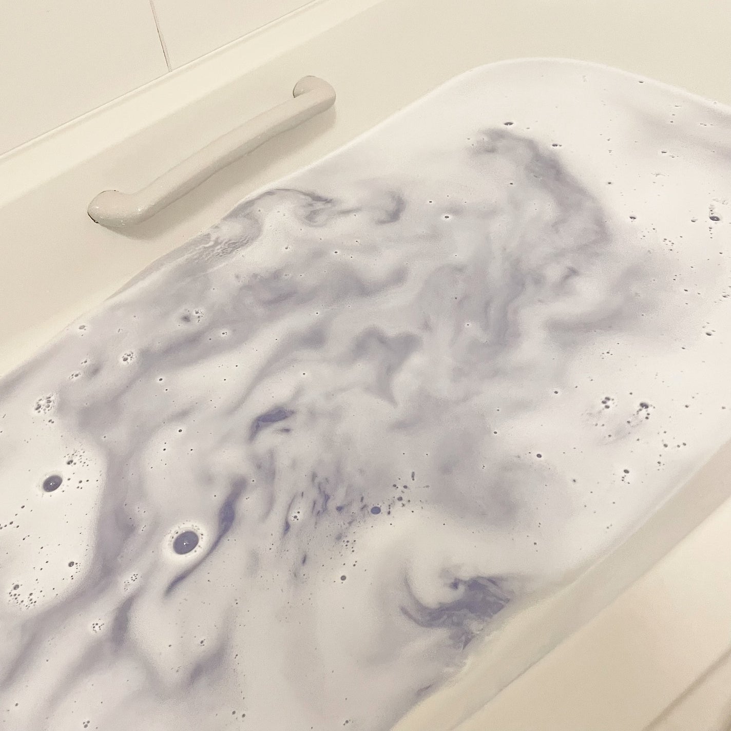 バブ モンスターバブルMEGA級 マーブル泡 ラベンダーカクテルの香り/バブ/炭酸系入浴剤を使ったクチコミ(9枚目)