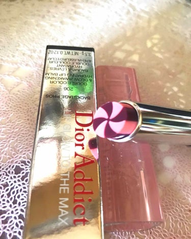遅くに投稿失礼します🙏

Dior アディクト リップ グロウ マックス
<リップバーム>
206 BERRY💕 ¥3800(税抜)

メチャクチャ可愛い😍TUしかしてないので、早く唇に塗りたい💋💋。
