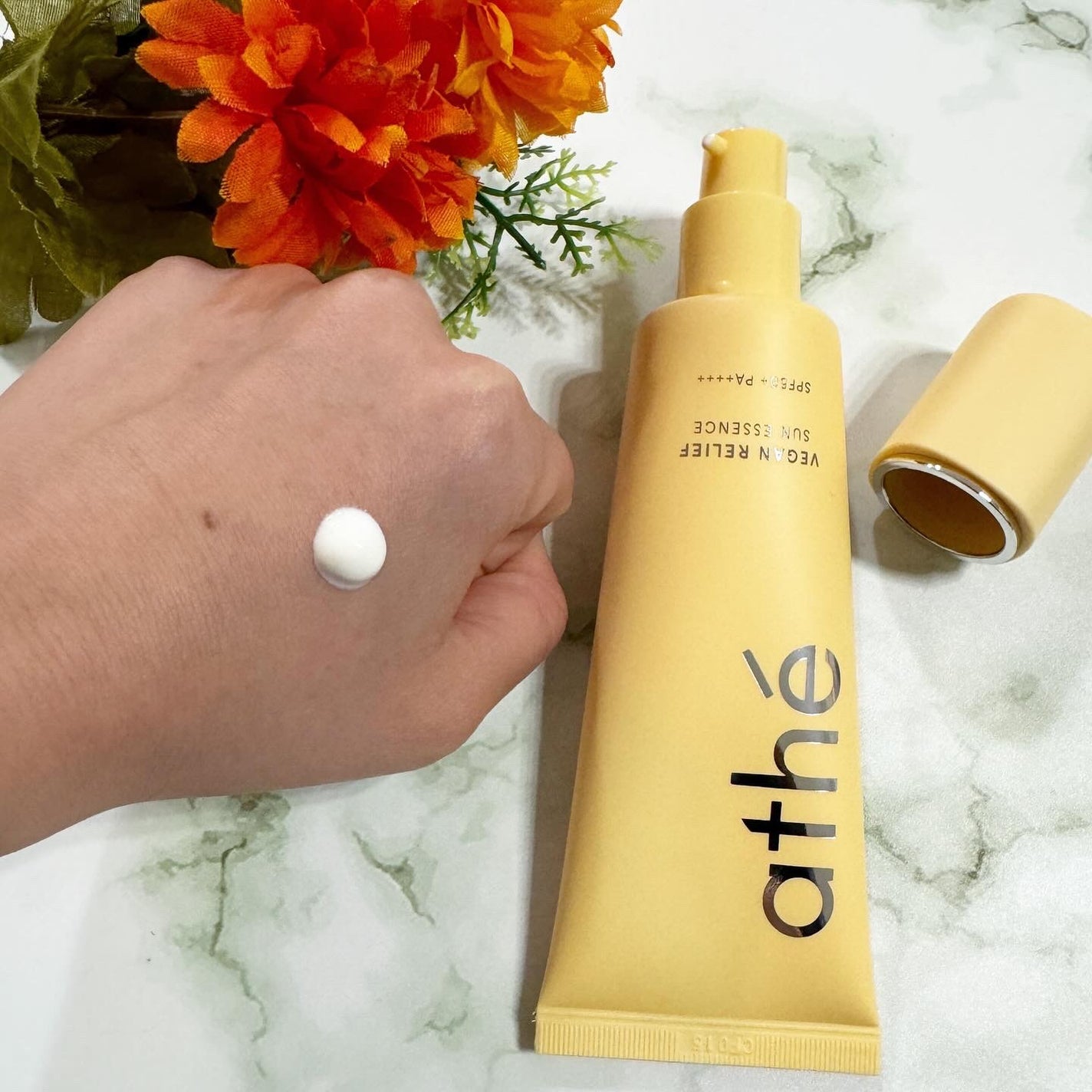 ヴィーガン リリーフ サン エッセンス /athé/日焼け止めクリームを使ったクチコミ(2枚目)
