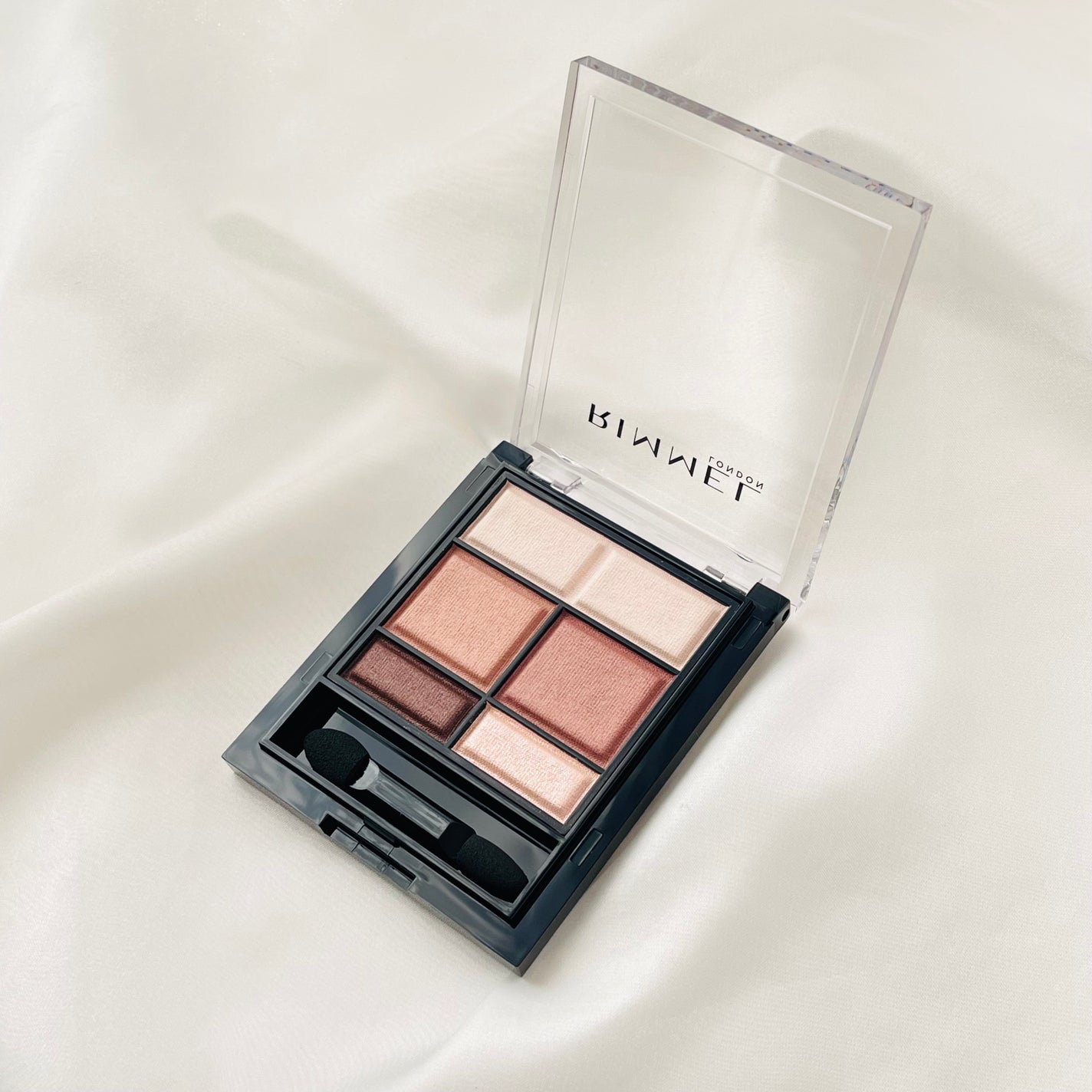 ワンダー スウィート アイシャドウ ソフトマット/リンメル ロンドン/アイシャドウパレットを使ったクチコミ(2枚目)