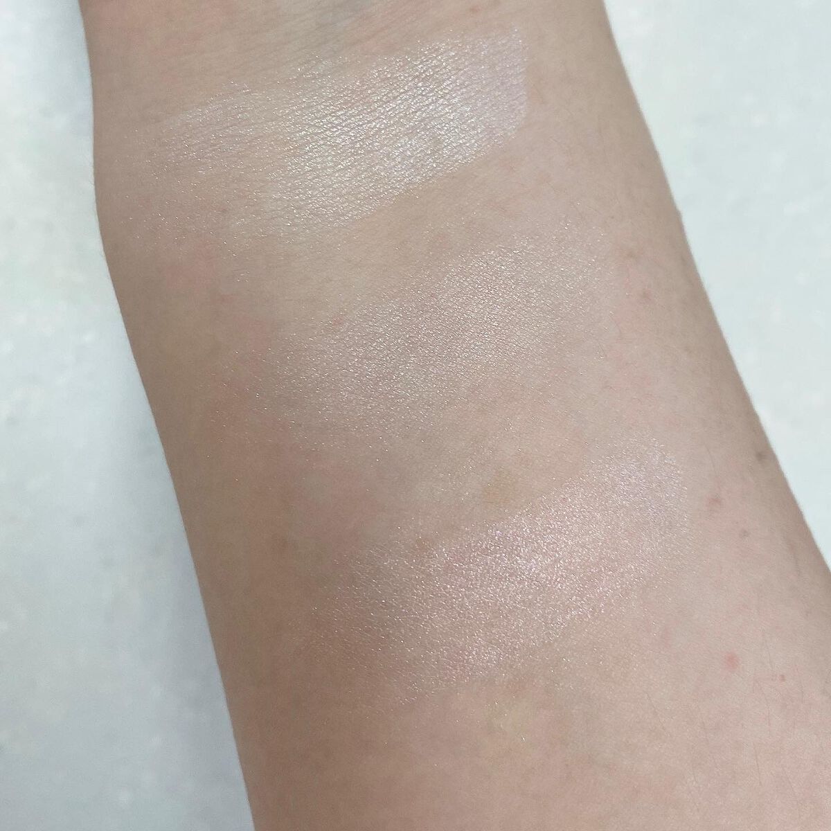 ル ブラン ロージー ドロップス/CHANEL/リキッドハイライトを使ったクチコミ（3枚目）