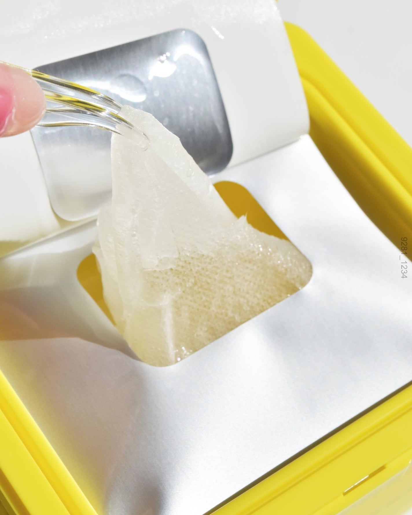 グルタチオンCグローデイリーマスク/ESTHER FORMULA/シートマスク・パックを使ったクチコミ(3枚目)