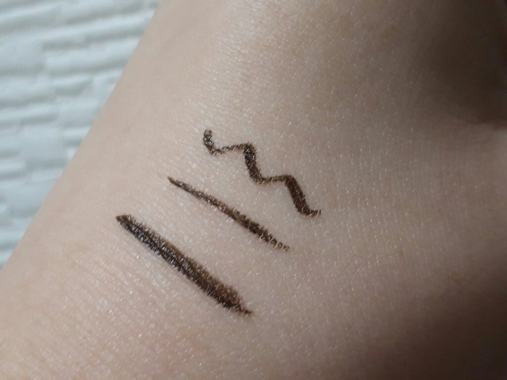 リアルラスティングアイライナー24hWP BB ブラウンブラック/K-パレット/リキッドアイライナーを使ったクチコミ（2枚目）