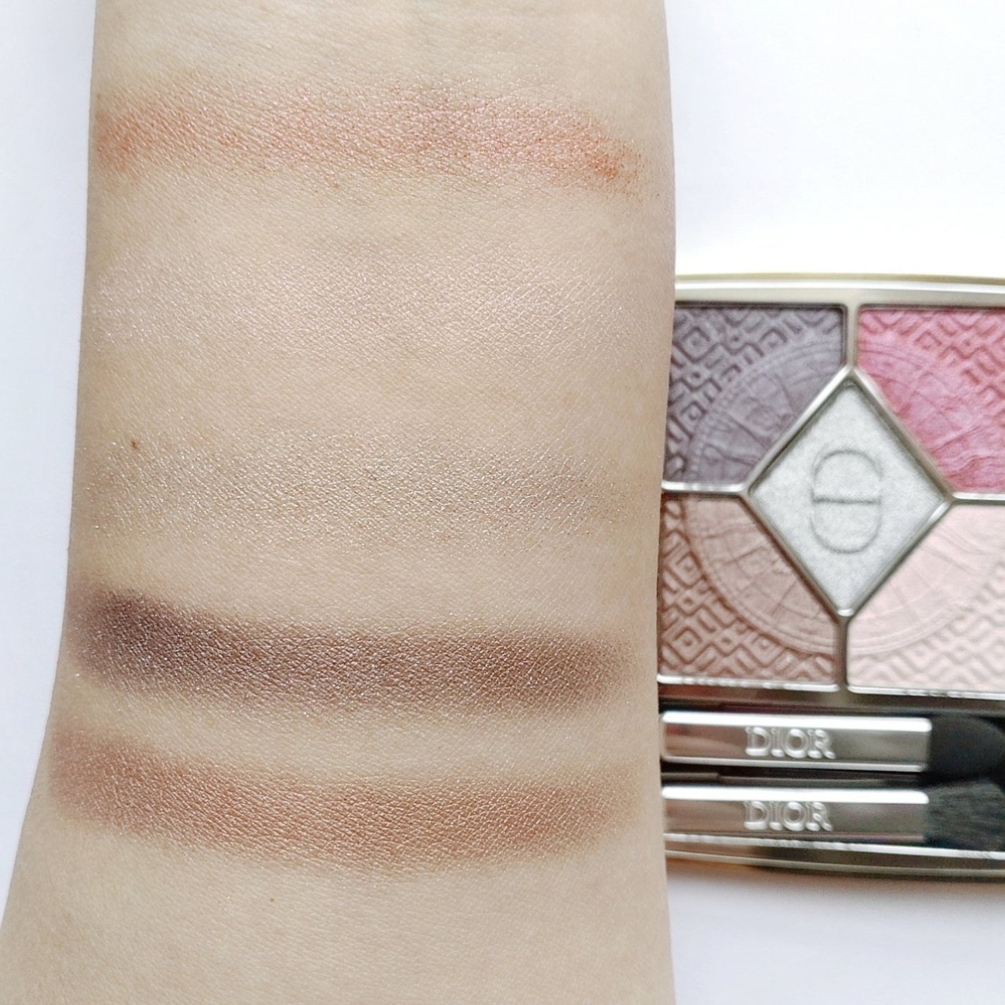 【旧】ディオールショウ サンク クルール(クリスマス コレクション 2024 限定品)/Dior/アイシャドウを使ったクチコミ(7枚目)