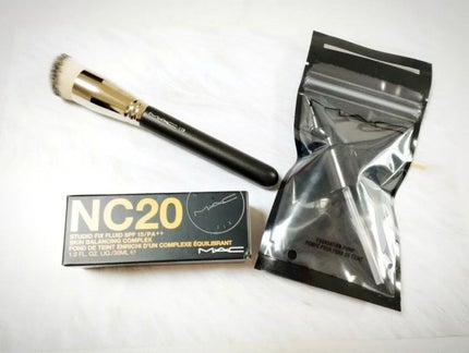 スタジオフィックス フルイッド SPF 15/M・A・C/リキッドファンデーションを使ったクチコミ(1枚目)