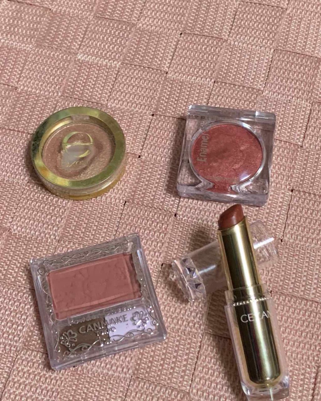 シャイニーシャドウ N/excel/単色アイシャドウを使ったクチコミ（1枚目）