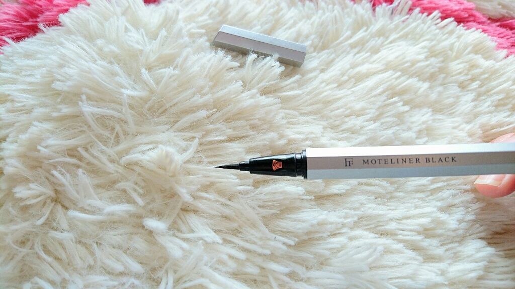 モテライナー リキッド ブラック/UZU BY FLOWFUSHI/リキッドアイライナーを使ったクチコミ（2枚目）