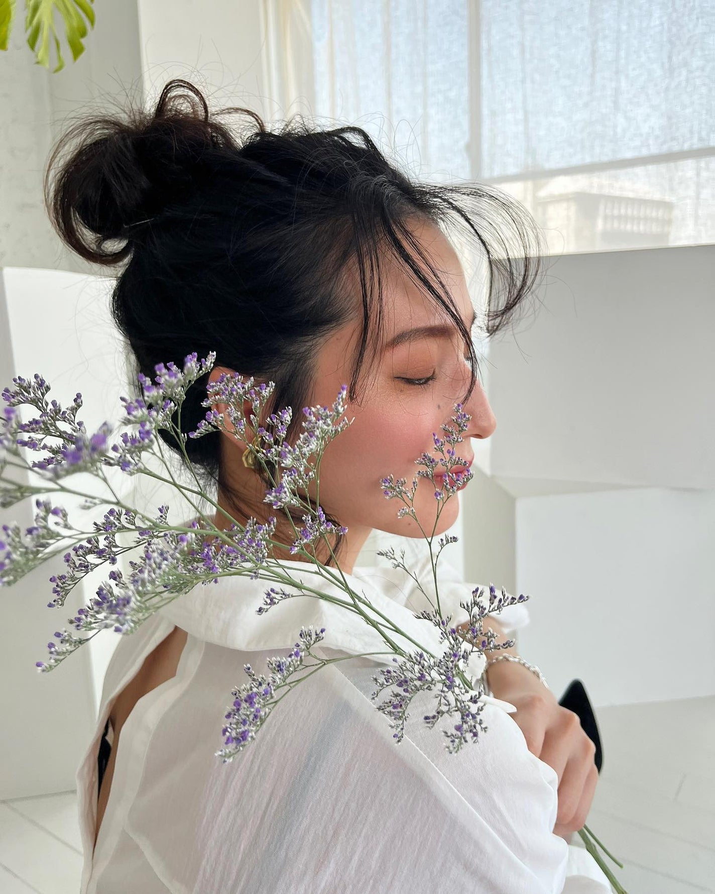 HARUNA on LIPS 「.休日は、アパレルのヘアメイク🌟.お洋服に合わせてヘアや、メイ..」(1枚目)